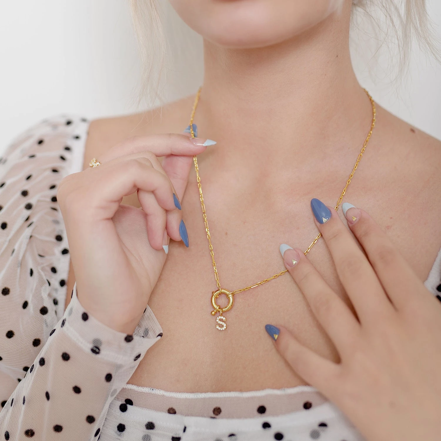 Halskette Mit Buchstabe Und Verschluss 3 Halskette Mit Buchstabe Und Verschluss – Bild 3