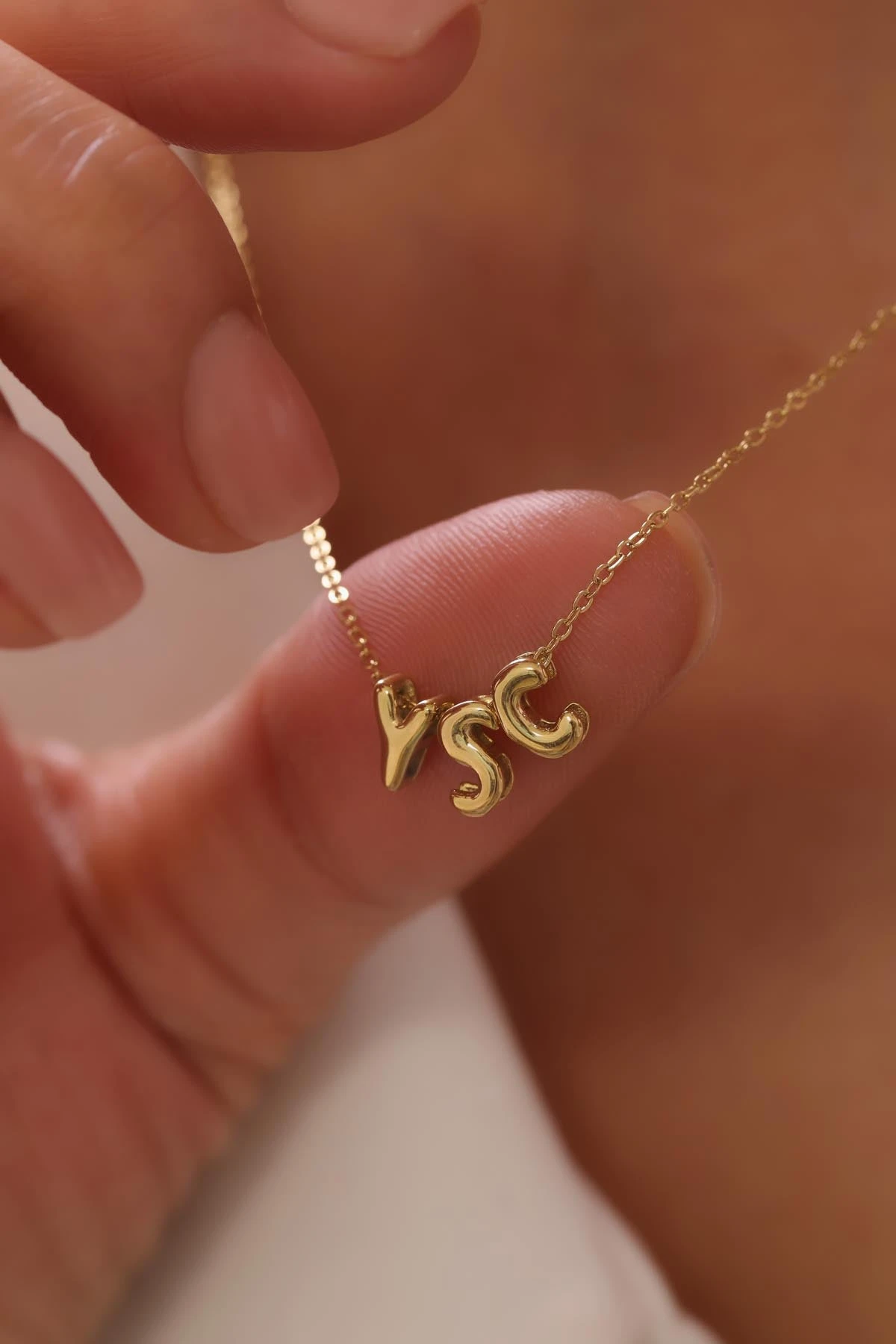 Bubble Letter Halskette 1 Bubble Letter Halskette