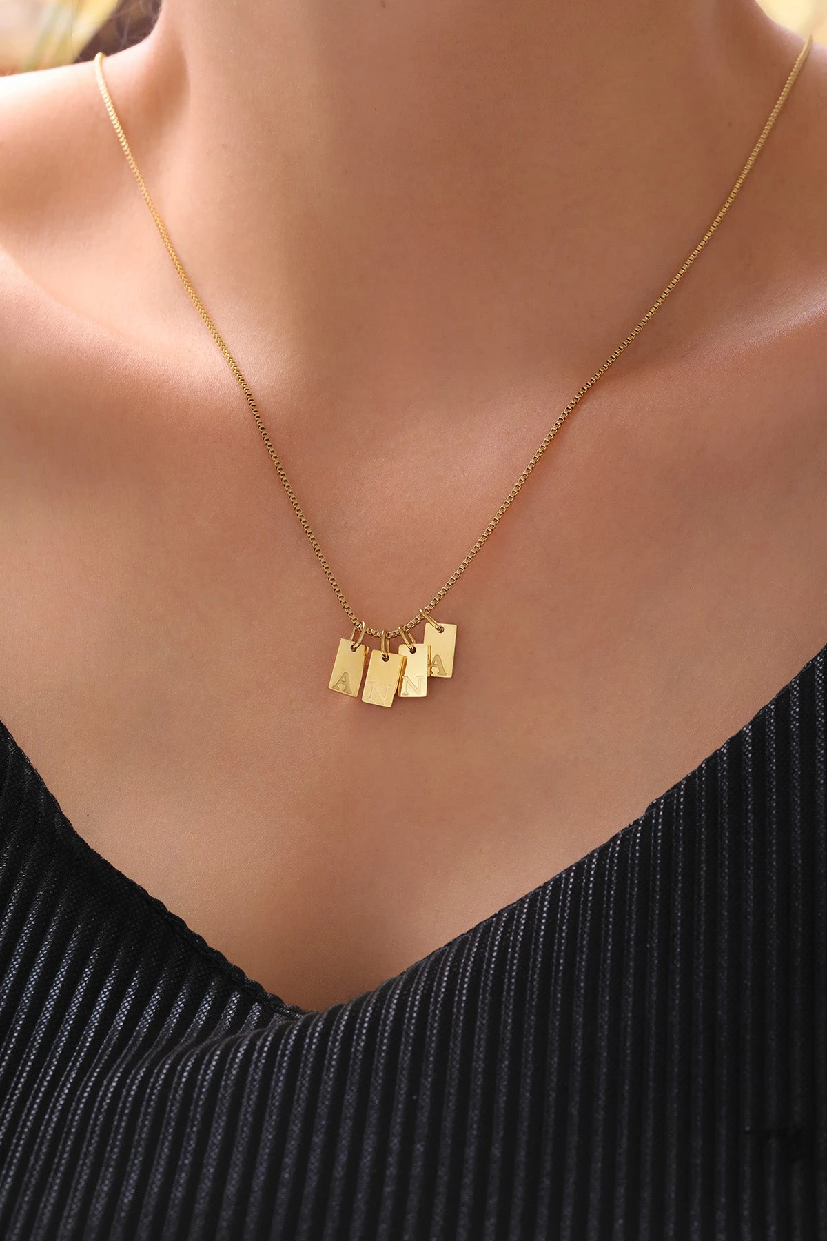 Plaid Letter Halskette 2 Plaid Letter Halskette – Bild 2