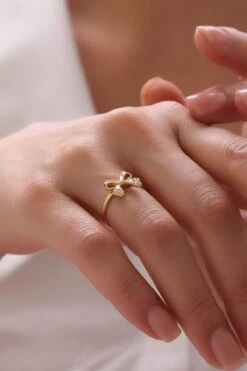 Gleam Ribbon Ring -Meinekette Verkäufe 7I0A1093 335dd463 6233 46ce bc10 d3a34ff86dc7