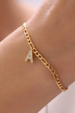 Armband Figaro Mit Buchstabe 10 Armband Figaro Mit Buchstabe -Meinekette Verkäufe 7I0A1106 dc49c4a6 a37c 4097 9fc3 62111cb94e52