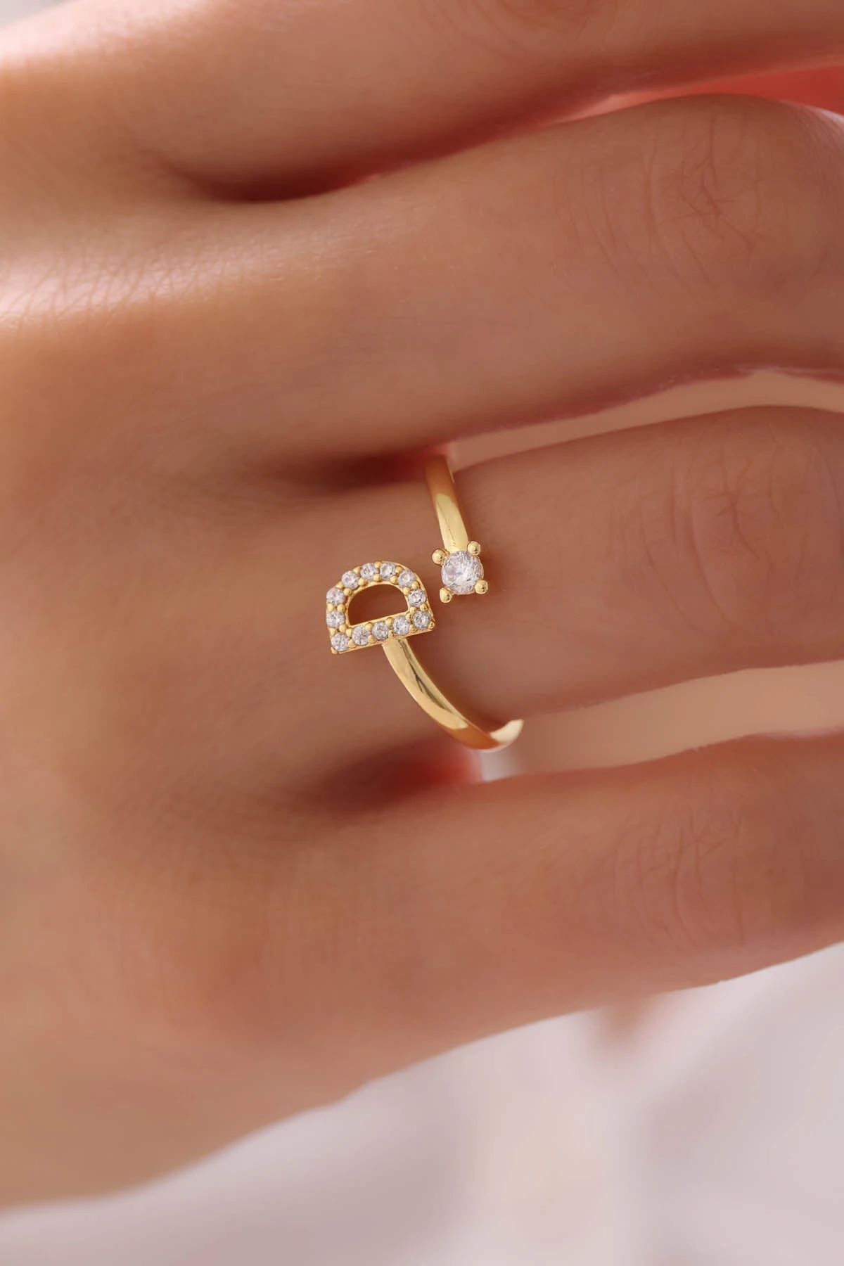 Ring Elegant Mit Buchstabe 6 Ring Elegant Mit Buchstabe – Bild 6