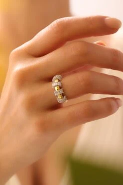 Crown Zirkonia Ring 13 Crown Zirkonia Ring -Meinekette Verkäufe 7I0A6232 c23774ac cc75 4f9f bf90 ecd540e9fb48