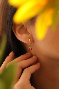 Cherry Glow Ohrringe 6 Cherry Glow Ohrringe -Meinekette Verkäufe 7I0A6308