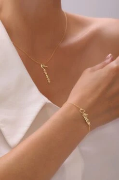 Namenskette - Variante Senkrecht-Notera -Meinekette Verkäufe 7I0A9456