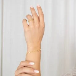 Graceful Zirkonia Ring 11 Graceful Zirkonia Ring -Meinekette Verkäufe RI1600Modelfoto.xxx b1f0dd98 6119 4ea5 9b65 015bed0e7d56